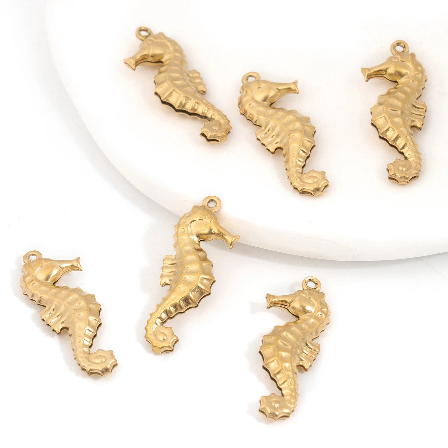 Seahorse Pendants, Stainless Steel , Gold or Silver 5pcs