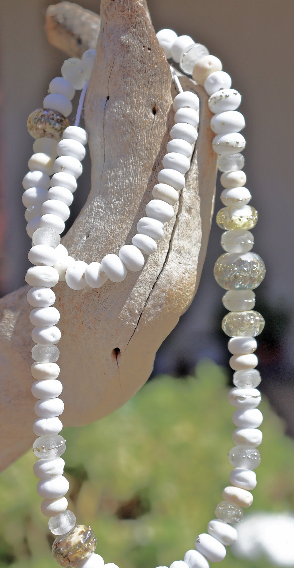 Perles de verre artisanales en coquillages de Baja pour la conception de bijoux